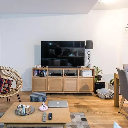 Superb Bright Near Bercy דירה